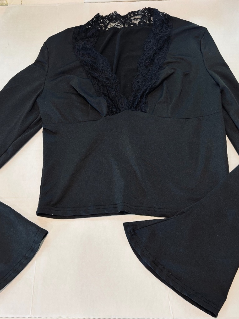 Women's Black, lace V neck, size L